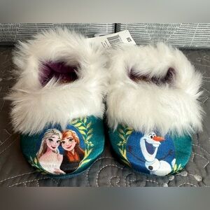 Disney Frozen Teal Baby/Toddler Non Skid Slippers NWT Size 5/6